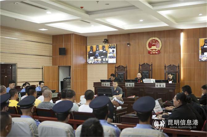 庭審現(xiàn)場2