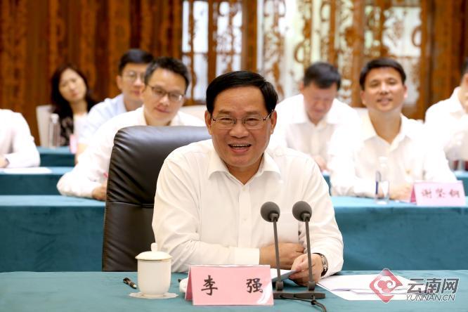 中共中央政治局委員、上海市委書(shū)記李強(qiáng)出席會(huì)議并講話。記者 雷桐蘇 攝