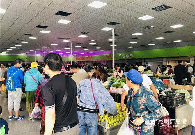 提升改造后的農(nóng)貿(mào)市場(chǎng)