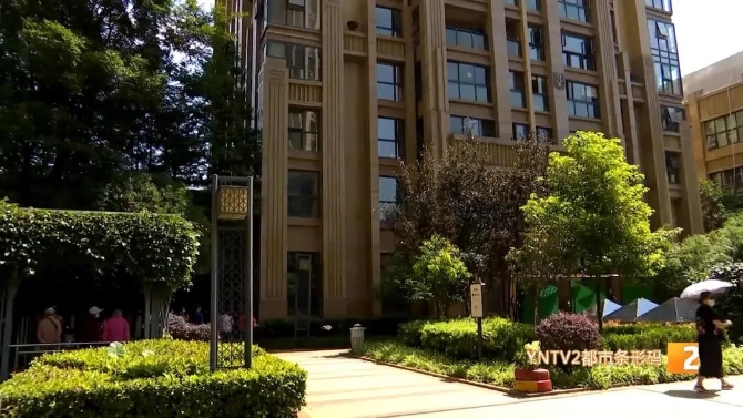 “真的不敢住了！”一樓下挖一米深回填層，樓上質(zhì)疑這是要挖地窖嗎？