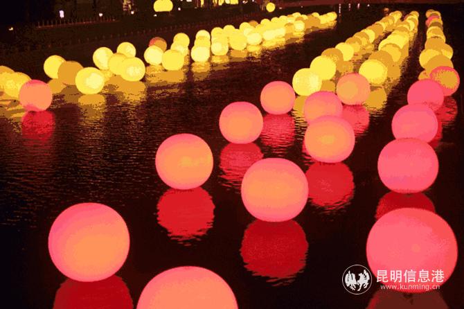 大都摩天購物中心璀璨星空藝術(shù)館 大都摩天購物中心璀璨星空藝術(shù)館