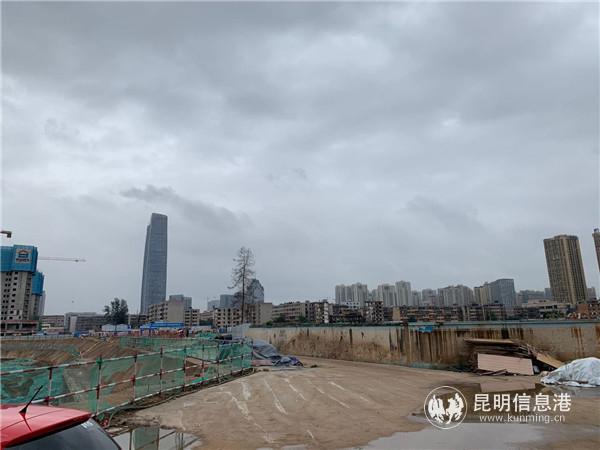 正在建設(shè)中的螺螄灣城市棚戶區(qū)改造項(xiàng)目。記者勞學(xué)麗 攝