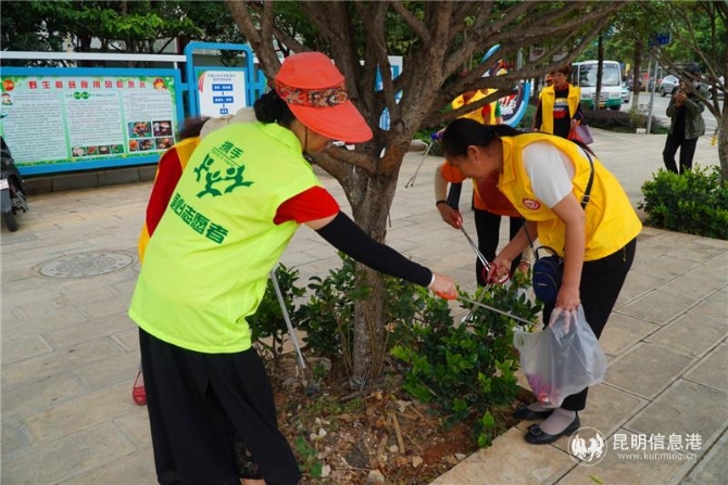現(xiàn)場撿煙頭