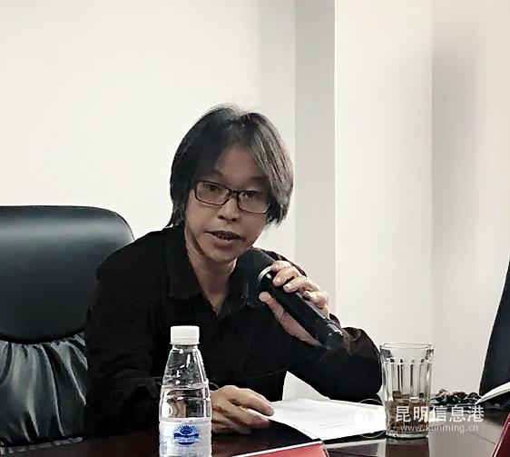 《滇池》文學(xué)雜志副主編李小松