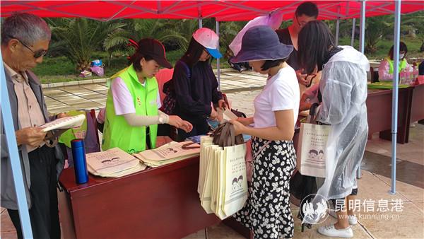 活動現(xiàn)場。 (1)