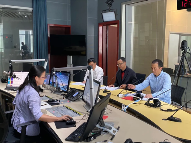 昆明西收費站為何總是堵