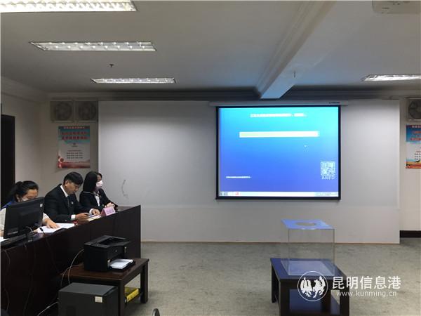 搖號現(xiàn)場。記者上官艷君攝.jpg 1