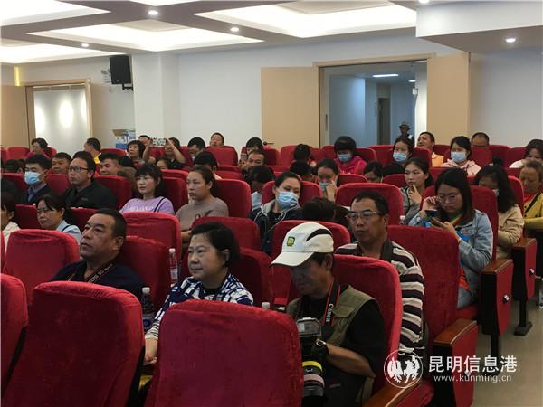 攝影技巧進社區(qū)公益分享會現(xiàn)場 攝影技巧進社區(qū)公益分享會現(xiàn)場