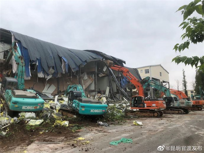 e4ef8d72gy1ghy5re0mlyj21400u044x e4ef8d72gy1ghy5re0mlyj21400u044x