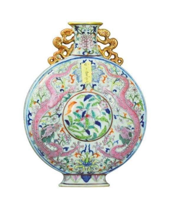 罕見元代釉里紅“開光祈雨圖罐”亮相上海中心明清官窯瓷器展