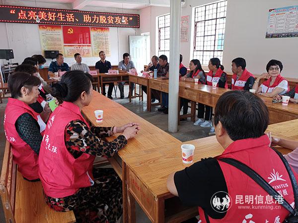 捐贈(zèng)儀式現(xiàn)場(chǎng) 陳思伊攝 (2) 捐贈(zèng)儀式現(xiàn)場(chǎng) 陳思伊攝 (2)