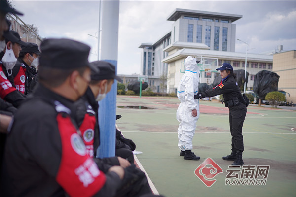 云南90后女警李淑嫻實(shí)力出圈 榮膺部級(jí)“標(biāo)兵個(gè)人”5.jpg