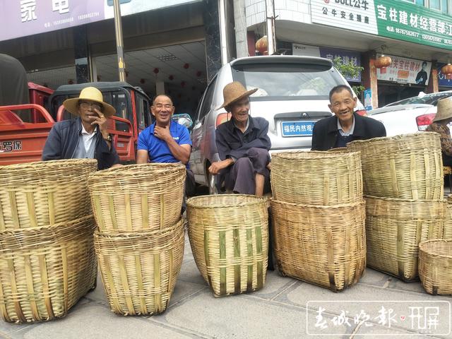 施甸姚關:篾編串起小街悠悠歲月 (1).jpg