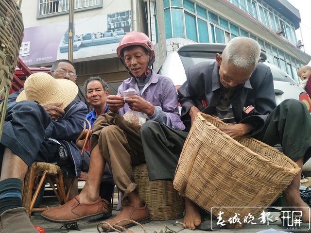 施甸姚關:篾編串起小街悠悠歲月 (2).jpg