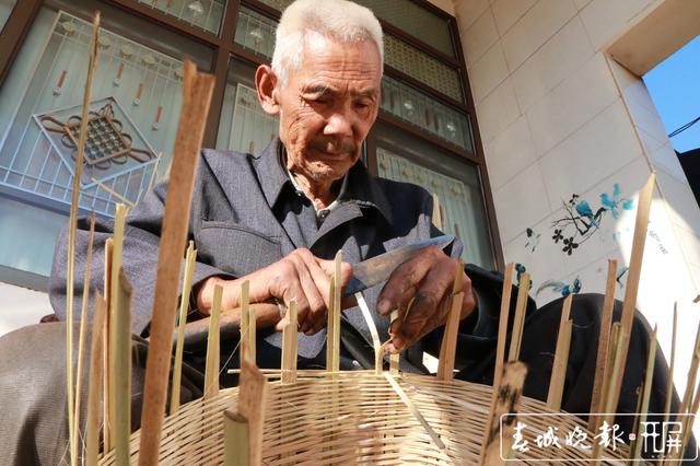 施甸姚關:篾編串起小街悠悠歲月 (6).JPG
