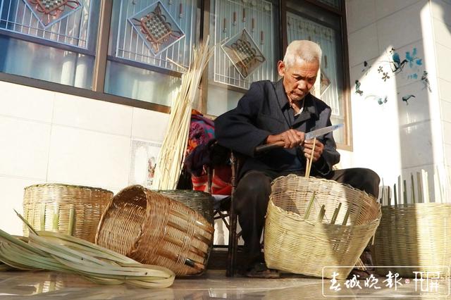 施甸姚關:篾編串起小街悠悠歲月 (13).jpg