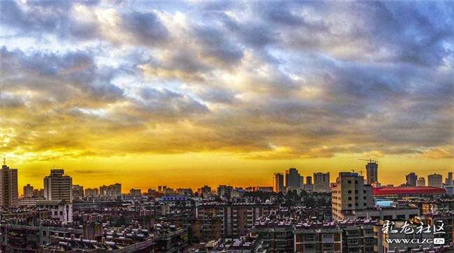 （2013年1月的一個(gè)早晨，拓東體育場(chǎng)周邊）