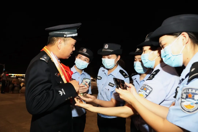 李忠建：沖鋒在前，守護戰(zhàn)“疫”生命線｜鐵路抗疫英雄譜之二