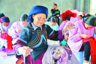 四川涼山走出一條“非遺+扶貧”致富路