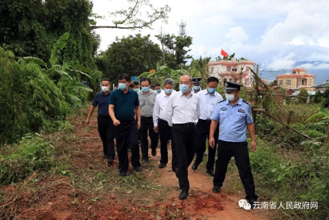 阮成發(fā)在瑞麗督導檢查新冠肺炎疫情防控工作時強調(diào):慎終如始抓緊抓實抓細邊境疫情防控工作