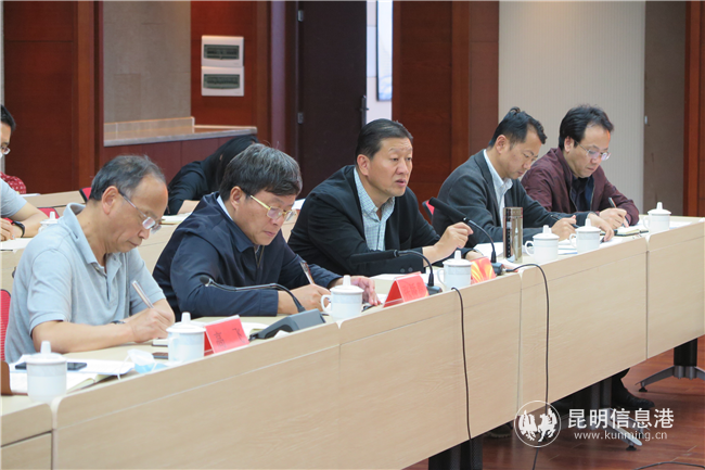 陳魯雁書記講授題為《落實廉潔要求  打造陽光基建》廉政黨課，負責基建工作的校領導，財務、基建、資產(chǎn)等相關職能部門的同志參加。