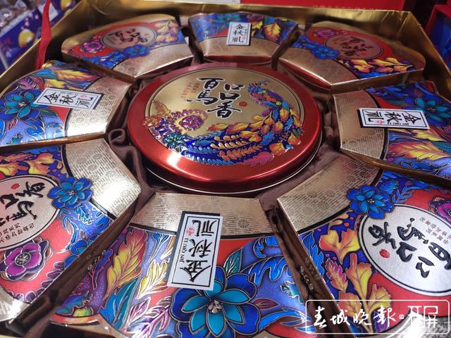 加上有創(chuàng)意的外盒，月餅價(jià)格幾乎翻倍7 9.jpg