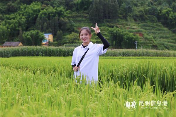 凌海菁 個人精神風(fēng)貌照片(1) 凌海菁 個人精神風(fēng)貌照片(1)