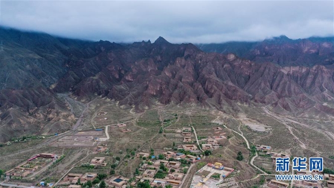 (新華全媒頭條·走向我們的小康生活·決戰(zhàn)決勝脫貧攻堅·圖文互動)(6)高原上綻放的光芒——來自青海攻克深度貧困堡壘的故事