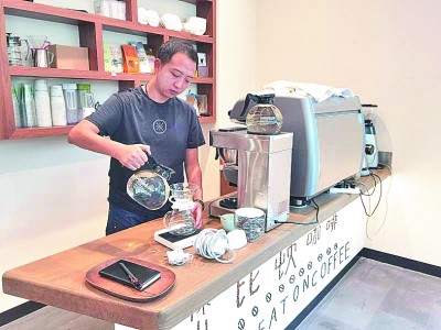 以教育精準(zhǔn)扶貧夯實(shí)全面脫貧基礎(chǔ) 以教育精準(zhǔn)扶貧夯實(shí)全面脫貧基礎(chǔ)