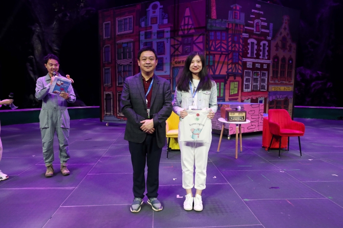 最終命名的獲獎?wù)弑焕ッ鲃游飯@聘為亞洲象“名譽保育員”。