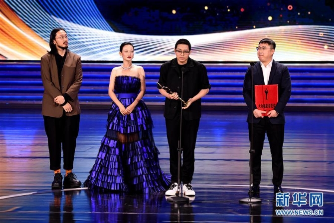 第35屆大眾電影百花獎(jiǎng)揭曉 (文化)(5)第35屆大眾電影百花獎(jiǎng)?lì)C獎(jiǎng)典禮舉行