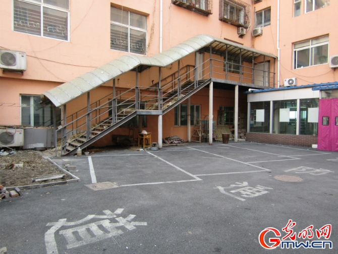 【幸福東北】從“臟亂差”小區(qū)到“最美社區(qū)”看和平新村社區(qū)的完美“蝶變”