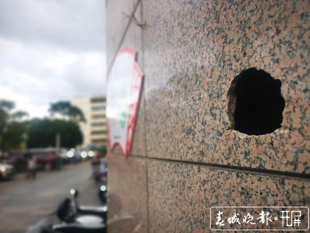 欠費(fèi)9萬(wàn)多 上海沙龍面臨停電誰(shuí)來(lái)管 業(yè)委會(huì)和前期物業(yè)就管理權(quán)移交還沒(méi)談攏