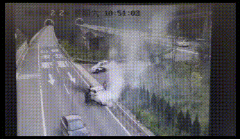 國慶中秋大假第三天昆武交警網巡火速調度聯(lián)動搶險兩分鐘“救命”