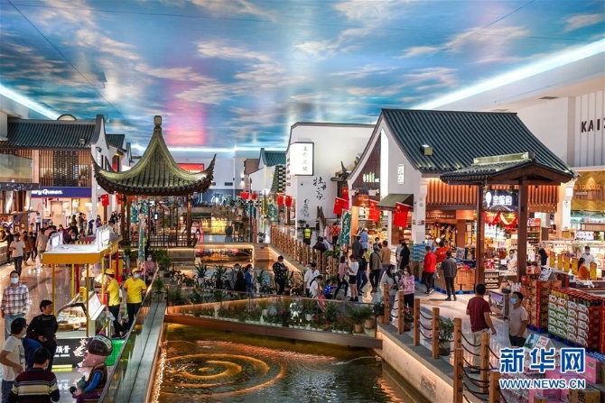 (社會)(4)江蘇陽澄湖:高速服務(wù)區(qū)旅途“新景點”