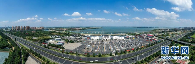 (社會)(6)江蘇陽澄湖:高速服務(wù)區(qū)旅途“新景點”