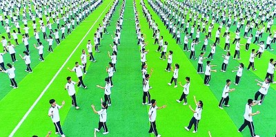 “花式”課間操走俏給學校體育帶來哪些思考 “花式”課間操走俏給學校體育帶來哪些思考