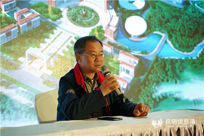 學(xué)校黨委委員、副校長李建華介紹了學(xué)校的校園建設(shè)和未來規(guī)劃。