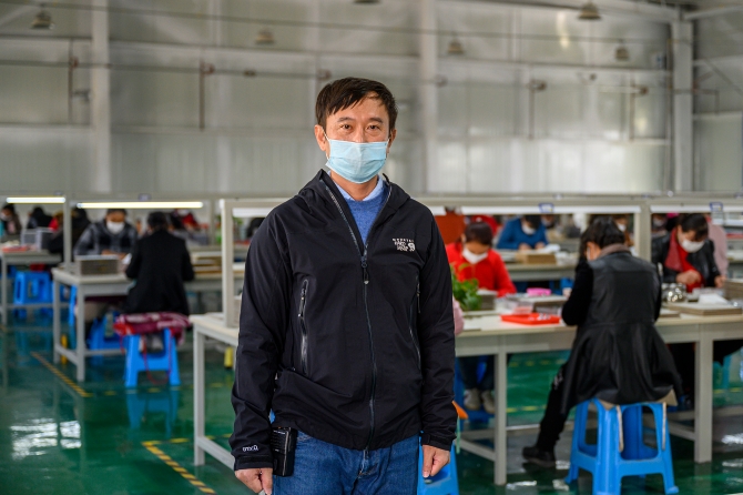 2020年10月20日，新疆克州阿圖什市阿湖鄉(xiāng)，前來投資建廠的文卓夫。