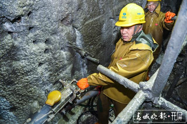 走進(jìn)滇中引水最長深埋隧洞“香爐山”5.jpg