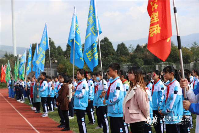 全校師生參加升旗儀式 許雁祥攝