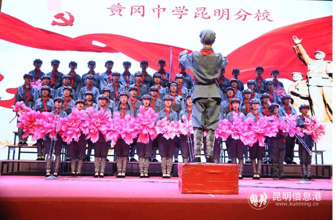 紅歌比賽現(xiàn)場(chǎng) 許雁祥 楊錄杏 攝