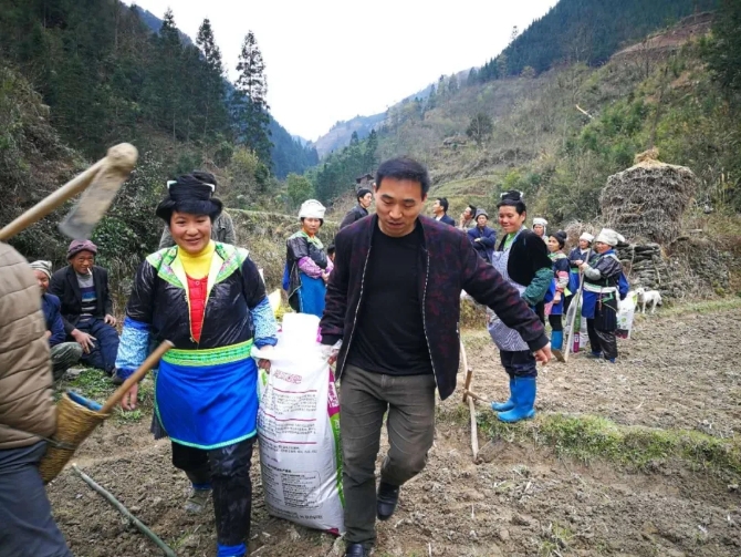 640.webp (1) 640.webp (1)