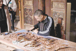 劍川木雕項目縣級非物質(zhì)文化遺產(chǎn)代表性傳承人 施順華