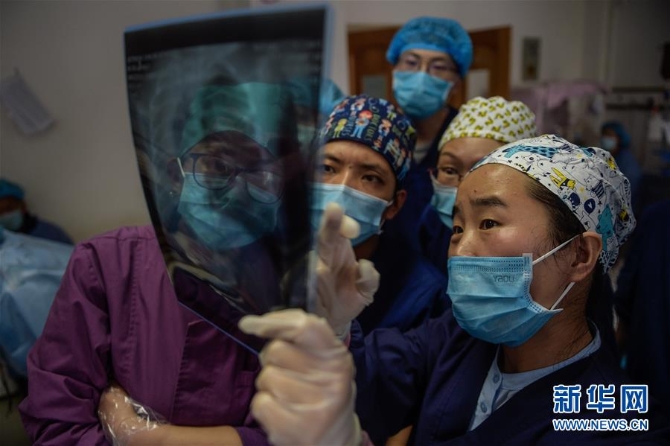 (新華全媒頭條·圖文互動(dòng))(6)在脫貧攻堅(jiān)一線打一場(chǎng)首善標(biāo)準(zhǔn)的硬仗——北京東西部扶貧協(xié)作紀(jì)實(shí)