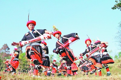 耍歌堂：“?！背霈幾骞?jié)日的時代氣派