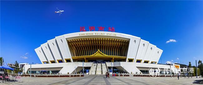 3 高鐵第一站  湯長生  攝