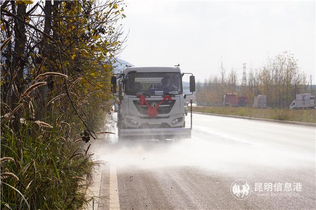 灑水車作業(yè)