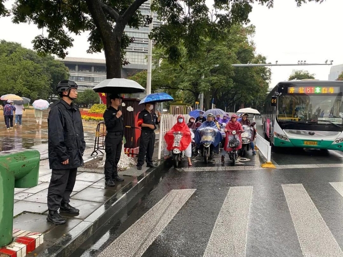 “群眾的小事，就是我們的大事”