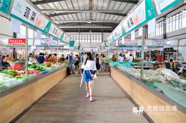 劉家榮系列作品3《公共服務(wù)優(yōu)化.最美集貿(mào)市場》。